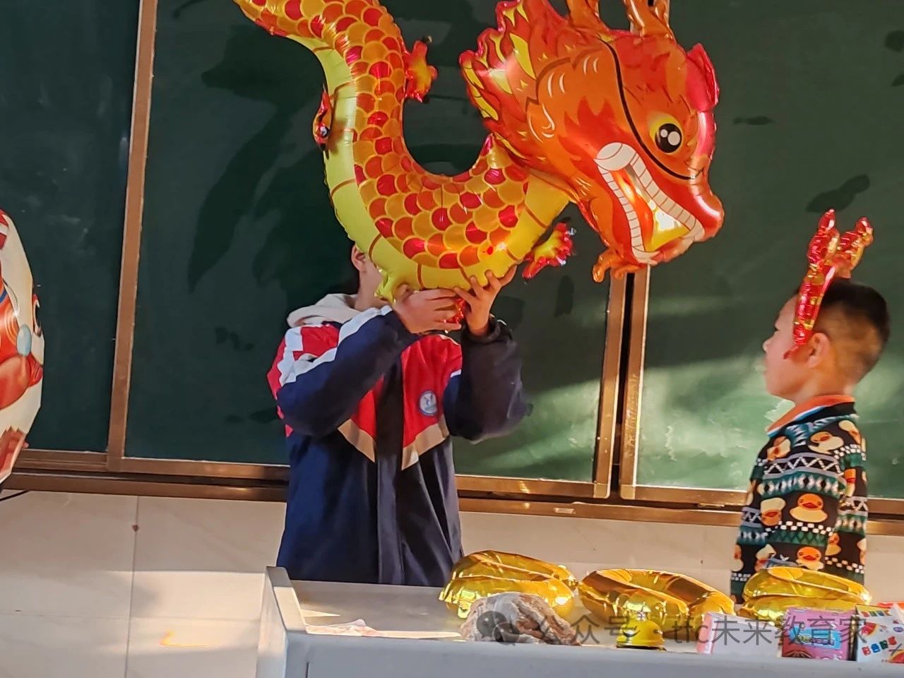 1706752495406302.jpg 927a81cdb84e1da6e62a4ec281242c75.jpg